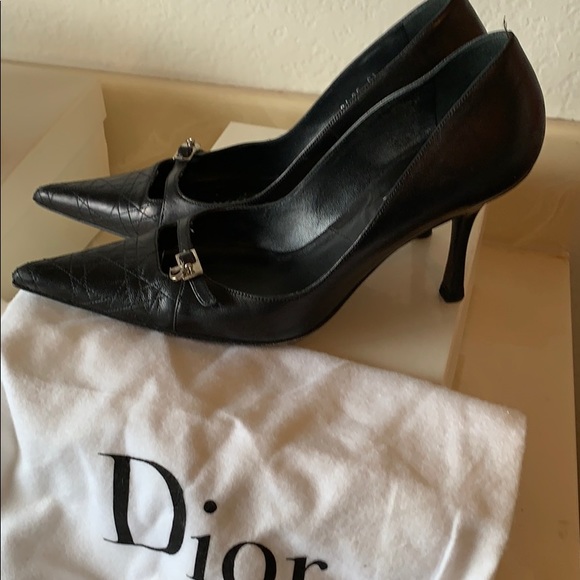 Shoes - Picture 4 of 5